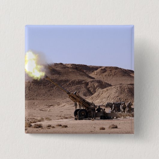 鼻先から炎と煙が出る 缶バッジ (正面)