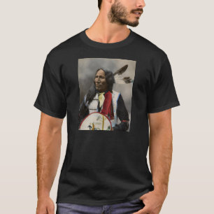 鼻、Oglalaスー族1899年との責任者の殴打 Tシャツ