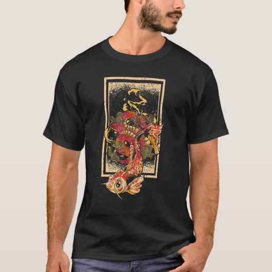 龍と日本語の鯉が描かれた錦鯉、日本語の文字 Tシャツ (正面)