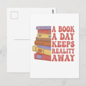 １日１冊で現実逃避！ユーモア溢れる本好きな人へ ポストカード (正面/裏面)