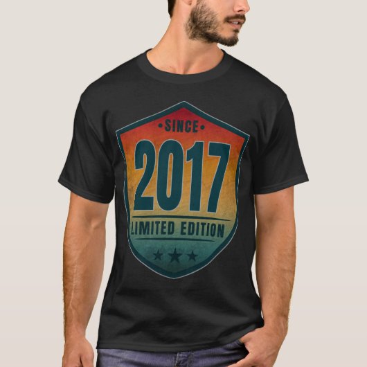 2017年から限定版ヴィンテージ+レトロ+サンセット Tシャツ (正面)