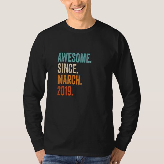 2019年3月からステキな4歳の誕生日 Tシャツ (正面)