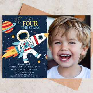 ４つの星に手を伸ばそう  スペース４歳誕生日パーティー招待状 招待状