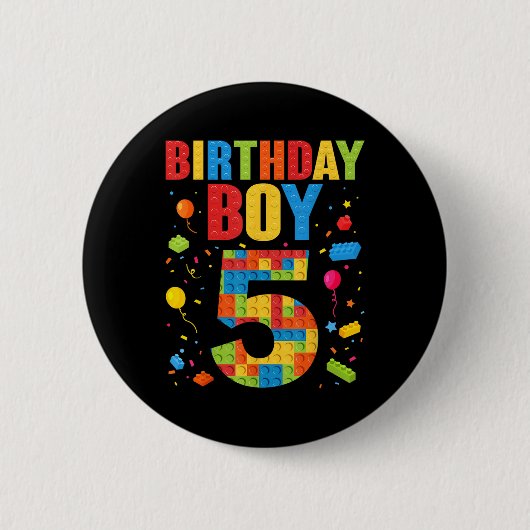 ５歳の誕生日おめでとう！積み木で遊ぶ男の子 ５歳の誕生日 缶バッジ (正面)
