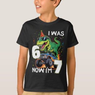 6歳から7歳の誕生日ボーイ恐竜モンスタートラック67 Tシャツ
