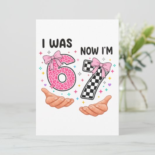 ６歳から７歳へ かわいい誕生日の数字 招待状 (スタンド正面)