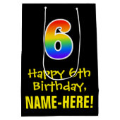 ６歳の誕生日おめでとう：楽しくて、大胆で、カラフルな、虹色の「６」 ミディアムペーパーバッグ (裏面)