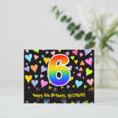 ６歳の誕生日：楽しいハート柄、虹色の６ ポストカード (スタンド正面)