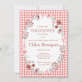 007 Red Boho Wildflower Bow Gingham Baby Shower 招待状 (正面)
