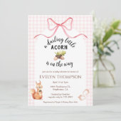 008 Blush Pink Squirrel Acorn Gingham Baby Shower 招待状 (スタンド正面)