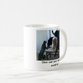 042310_09301は別のものに[1]、1匹の猫ちょうど導きます コーヒーマグカップ (正面右)