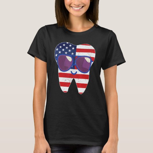 0 レトロ歯 アメリカ国旗メガネ 7月4日 歯医者 Tシャツ (正面)