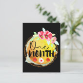 1か月の古いベビーマイルストーンのラベル ポストカード (スタンド正面)