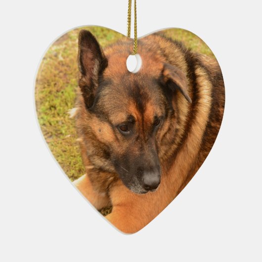 1つのだらしない耳を搭載するジャーマン・シェパード セラミックオーナメント (右)