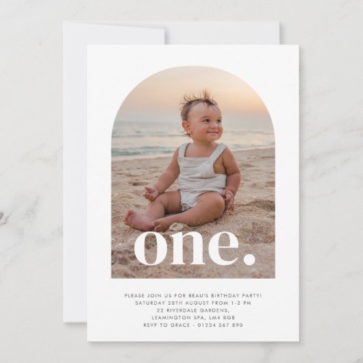 1つのアーチ型フォトファースト誕生日 招待状 (正面)
