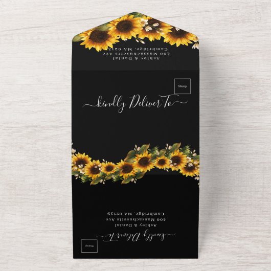 1つのエレガント結婚式でのひまわり オールインワン招待状 (外側)