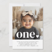 1つのハートフォトファースト誕生日招待状 招待状 (正面)