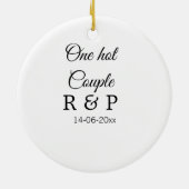 1つのホットアドカップル名イニシャル文字文字日 セラミックオーナメント (裏面)