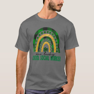 1つのラッキースクールソーシャルワーカーレインボーSt patricks Tシャツ
