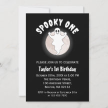 1つの不気味おもしろいハロウィーン幽霊第1の誕生日