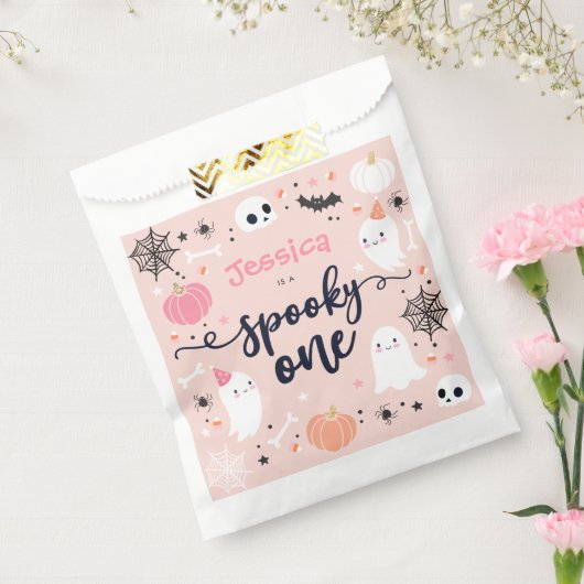 1つの不気味かわいいハロウィーン幽霊1st誕生日デコール フェイバーバッグ (封をした状態)