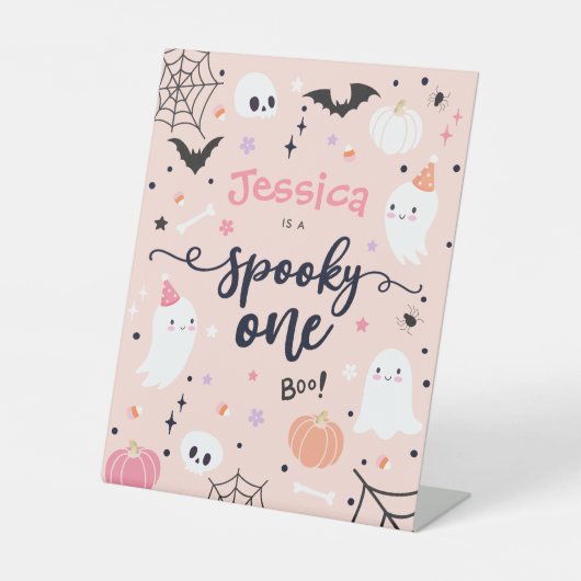 1つの不気味かわいいハロウィーン幽霊1st誕生日パーティー 台座サイン (正面)