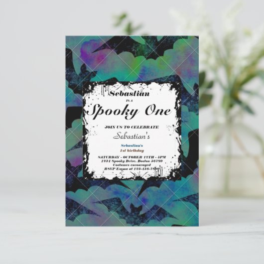 1つの不気味かわいいハロウィーン幽霊1st誕生日パーティー 招待状 (スタンド正面)