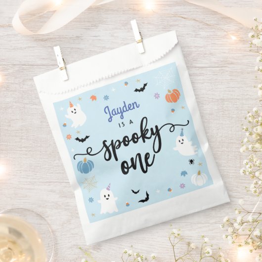 1つの不気味可愛いブルー幽霊ハロウィーン1歳の誕生日 フェイバーバッグ (クリップ留めされた状態)