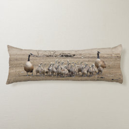 1つの大きなカナダのガチョウの家族 ボディピロー