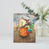 1つの巨大なパンプキンハロウィーンの魔女アート ポストカード (スタンド正面)