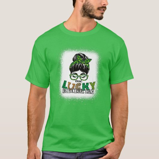 1つの幸運な教育コーチがSt patricksを漂白 Tシャツ (正面)