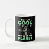 1つの惑星では物足りないほどカッコイイ コーヒーマグカップ (左)