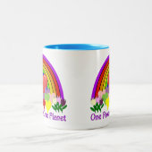 1つの惑星1の人 ツートーンマグカップ (中央)