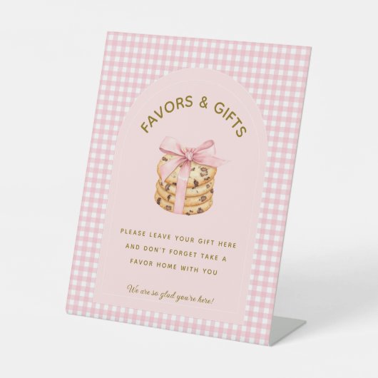 1つの甘いクッキーの女の子ファースト誕生日は贈り物を好む 台座サイン (正面)