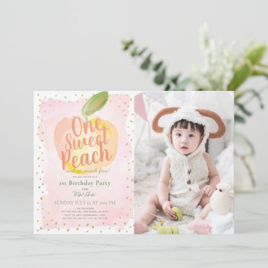 1つの甘いピーチピンクの女の子の写真1st誕生日 招待状 (スタンド正面)