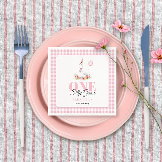 1つの間抜けガチョウ、ピンクのギンガムガールの女の子の1歳の誕生日 スタンダードカクテルナプキン