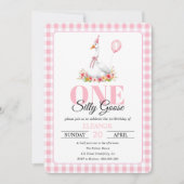 1つの間抜けガチョウ、ピンクのギンガムガールの女の子の1歳の誕生日 招待状 (正面)