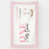 1つの間抜けガチョウ、ピンクのギンガムガールの女の子の1歳の誕生日 横断幕 (縦)