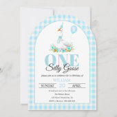 1つの間抜けガチョウ、青いギンガムボーイの最初の誕生日 招待状 (正面)