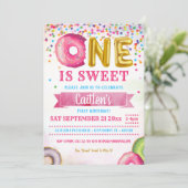 1つはスイートドーナツファースト誕生日紙吹雪 招待状 (スタンド正面)