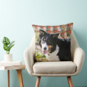 1つを喘いでいるボーダーコリー クッション (椅子)