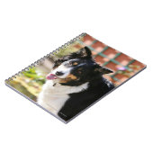 1つを喘いでいるボーダーコリー ノートブック (左側)