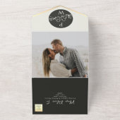 1つモダンのInvに結婚あるモノグラム白黒 オールインワン招待状 (外側)