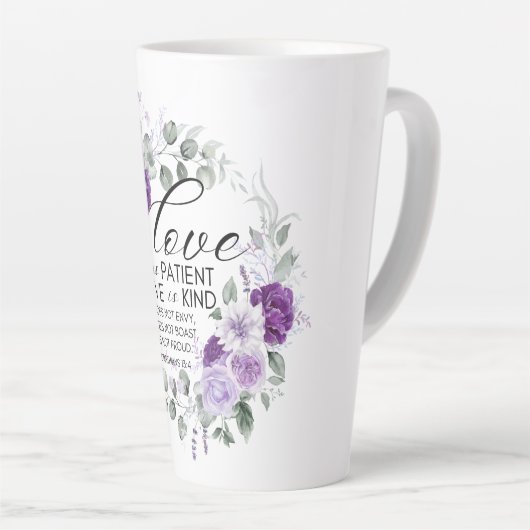 1コリント13:4愛は患者バイオレットフローラ カフェラテマグ (右アングル)