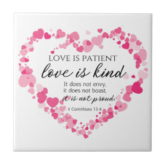 1コリント13:4愛は患者ピンクのハート タイル