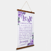 1コリント13:4-8愛は患者パープルフローラ 吊り下げ型タペストリー (傾斜あり)