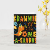 1サウルスのグラミー第1回の誕生日の恐竜 カード (黄色い花)