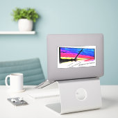 1ジョン4:19バンパーステッカー シール (デスク上のノートパソコン)