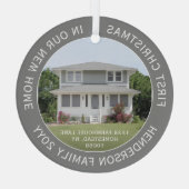 1フォト新しいホームアドレス初めてのクリスマスグレー ガラスオーナメント (裏面)