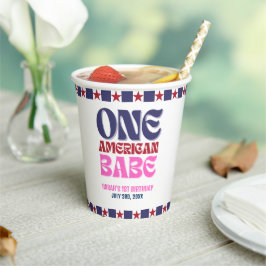 1人のアメリカ人バベ7月1日の誕生日の4日 紙コップ